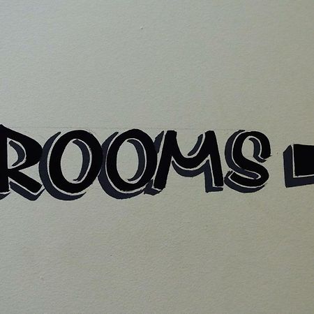Rooms At Martha Jones Pwllheli Exterior photo