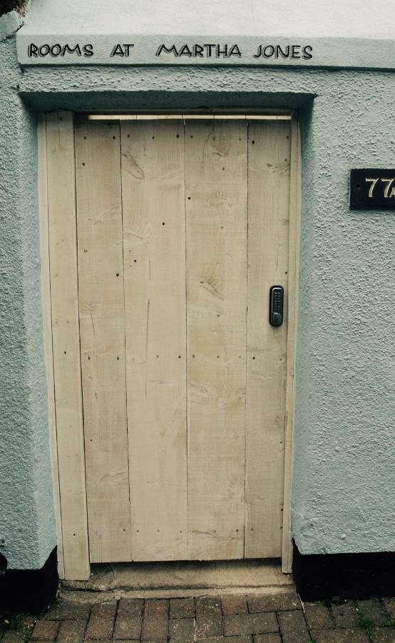 Rooms At Martha Jones Pwllheli Exterior photo